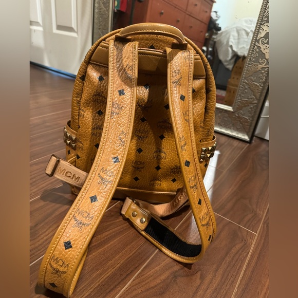 MCM Small Stark Side Studs Backpack in Visetos - UNISEX - Picture 3 of 16